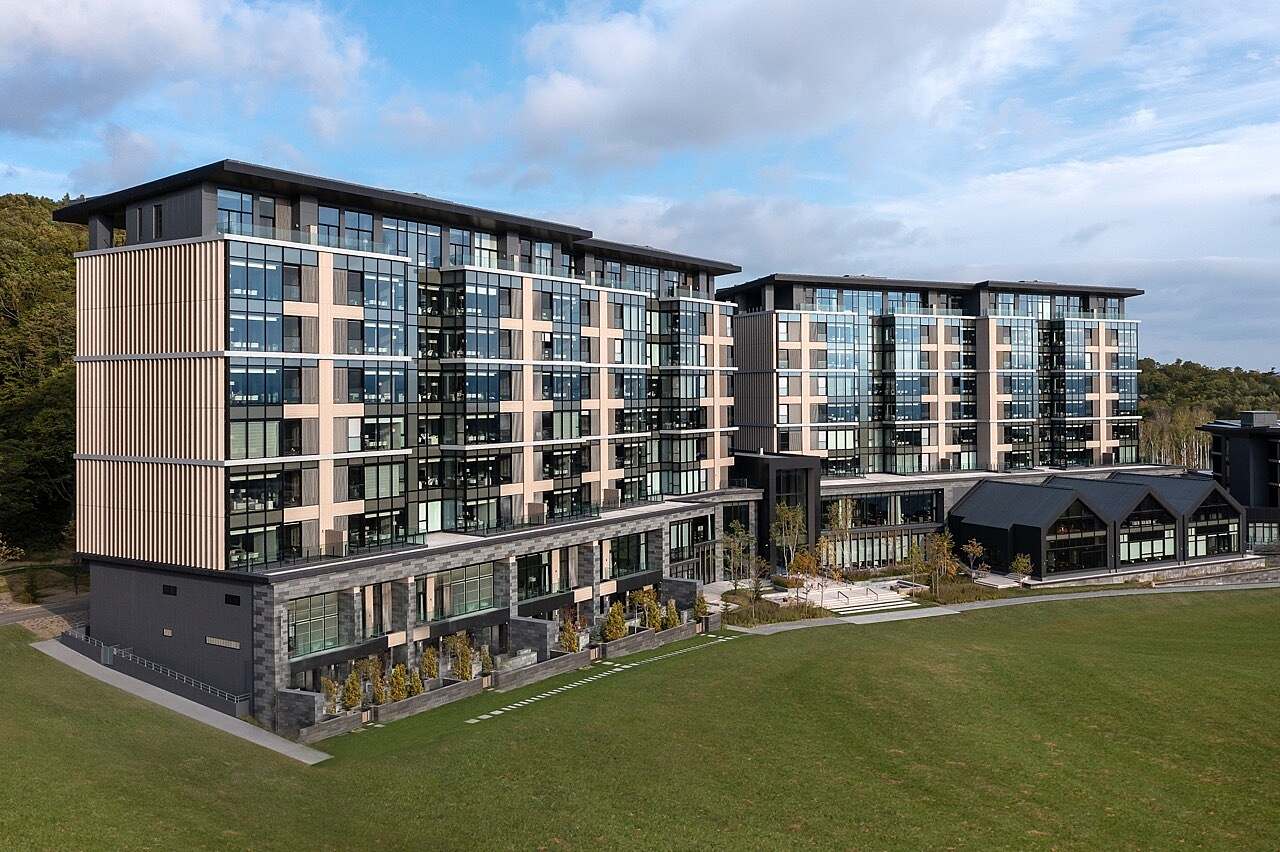 Park Hyatt Hotel Exterior Green Season